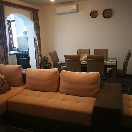 Apartment Dalmatini Tar-Vabriga Kültér fotó