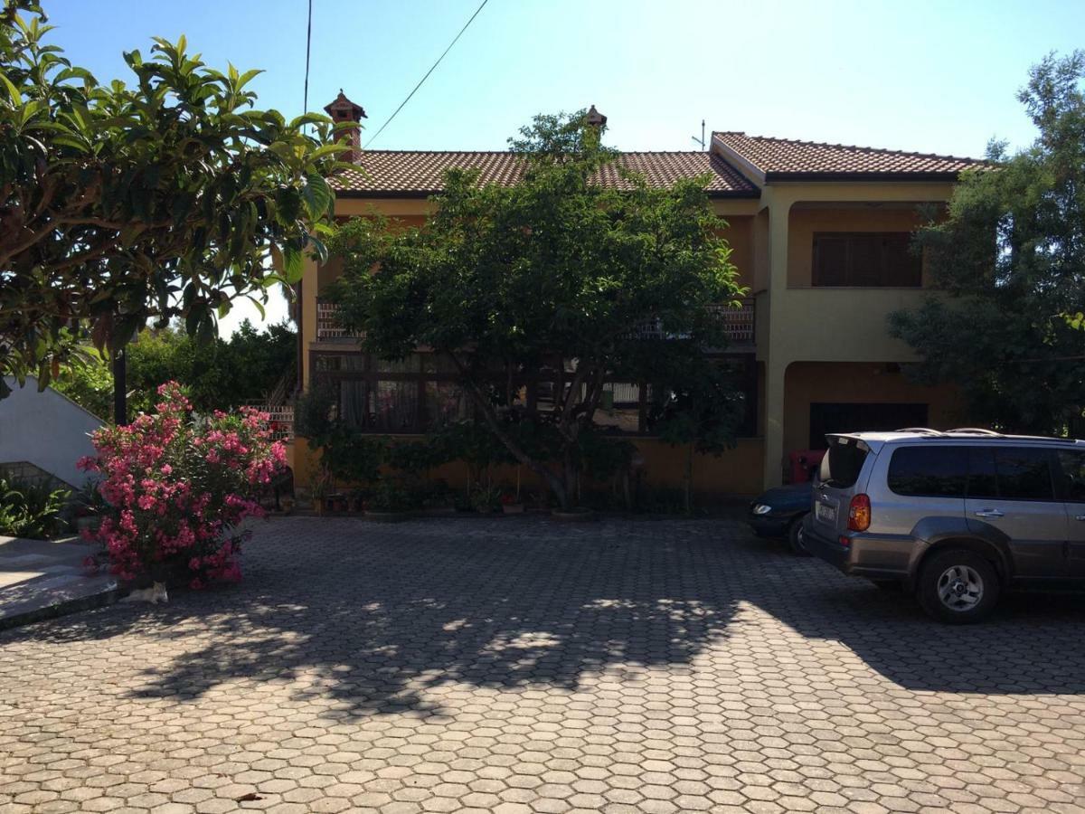Apartment Dalmatini Tar-Vabriga Kültér fotó