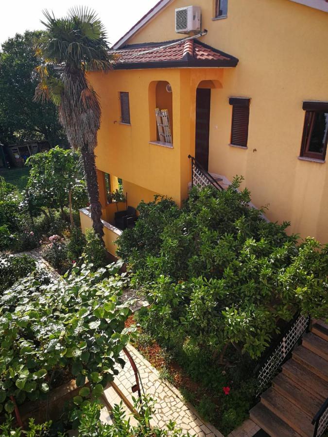 Apartment Dalmatini Tar-Vabriga Kültér fotó