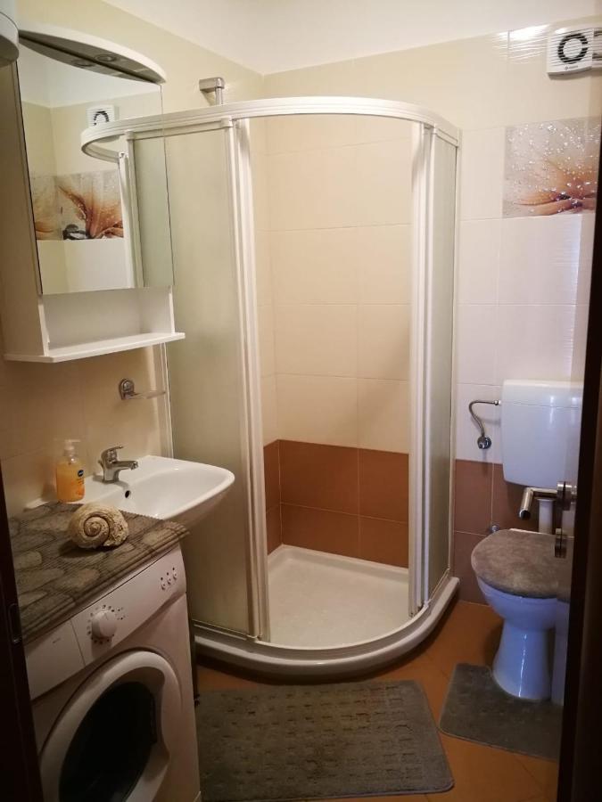 Apartment Dalmatini Tar-Vabriga Kültér fotó