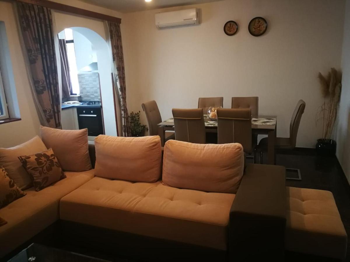 Apartment Dalmatini Tar-Vabriga Kültér fotó